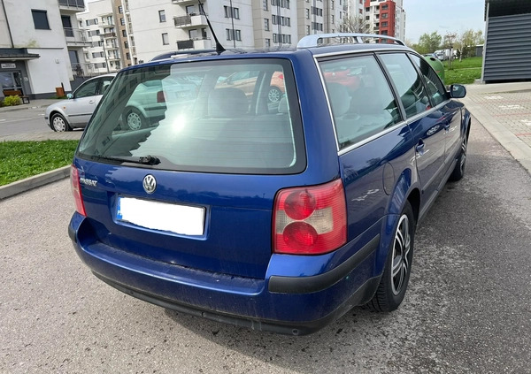 Volkswagen Passat cena 7500 przebieg: 312122, rok produkcji 2003 z Rzeszów małe 211